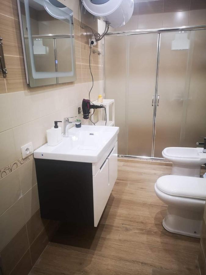 Riviera Deluxe Apartments Vlore Ngoại thất bức ảnh